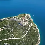 Semesterbostad Isici